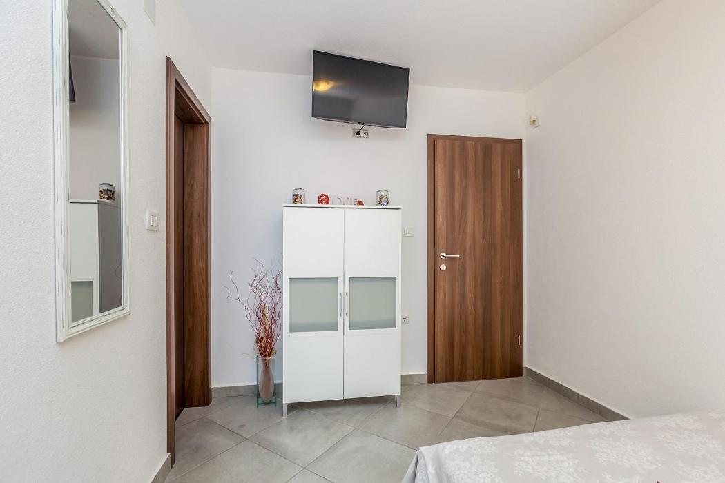Studio Apartman U Kuci S Bazenom Baška Dış mekan fotoğraf