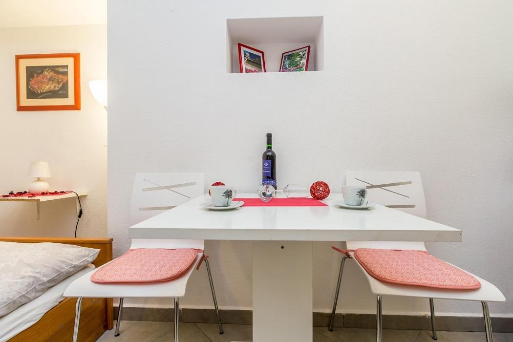 Studio Apartman U Kuci S Bazenom Baška Dış mekan fotoğraf